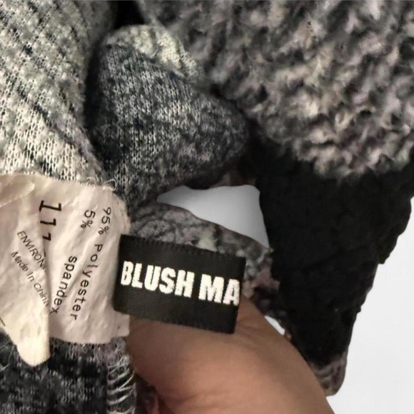 Blush Mark Plaid Sherpa Cropped Jacket • Cozy Shacket • Size L - Picture 3 of 5